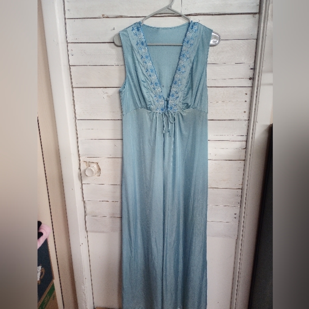 Vintage Blue Nylon Nightgown Lace Trim Embroidered Floral Sleeveless Small